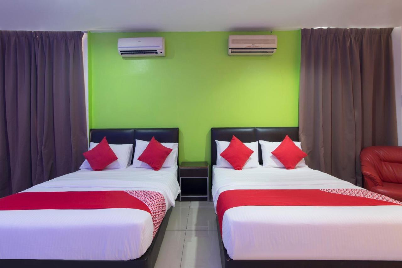 OYO 44072 Mines Cempaka Hotel Nilai Exterior foto